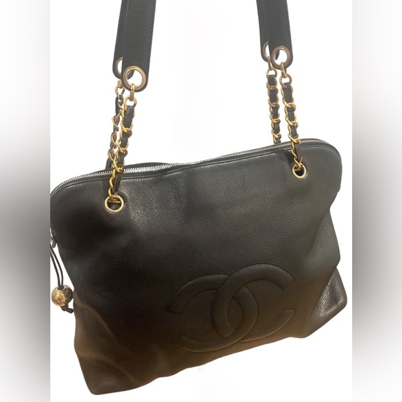 Chanel EUC 90s Vintage Chanel code intact but starting to flake but can see it - Picture 1 of 12